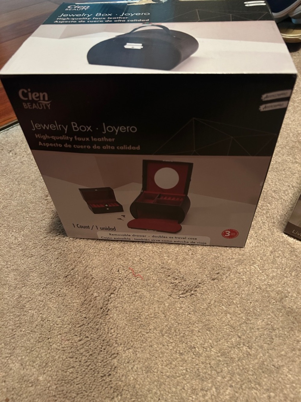 Cien Beauty Jewelry Box in Black and Red